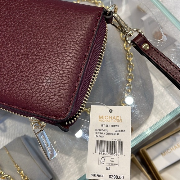 MICHAEL KORS
Leather Continental Wristlet Phone Case Wallet
Oxblood
NWT - Picture 16 of 16